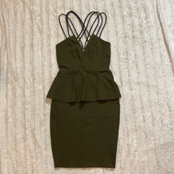 green emerald velvet dress Textured Flowy Drawstring Dress Pant